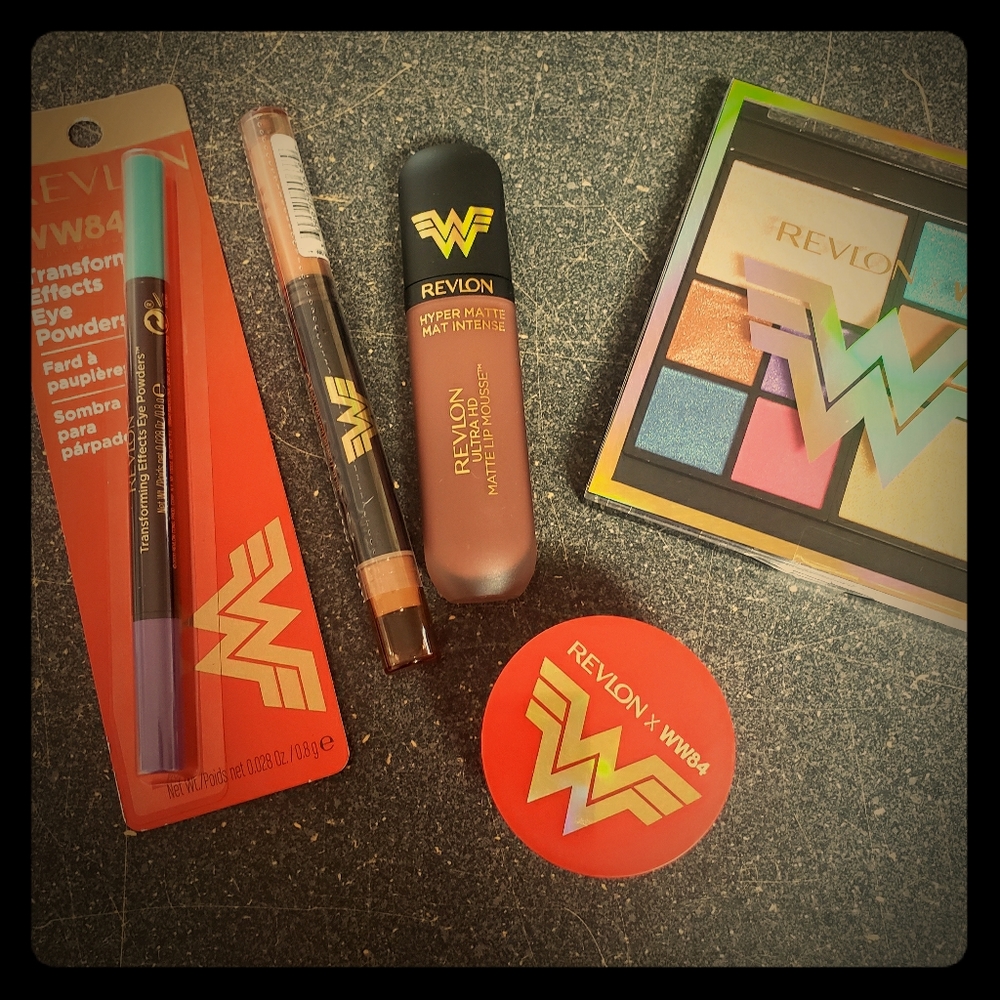 Limited Edition Wonder Women makeup bundle